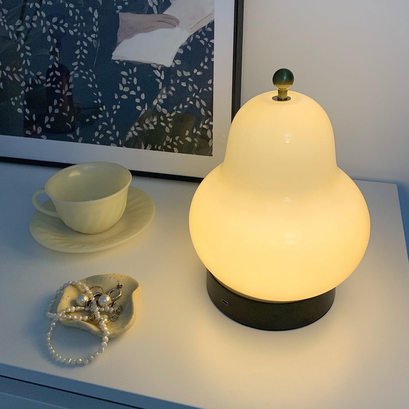 Schattige peervormige tafellamp HL629