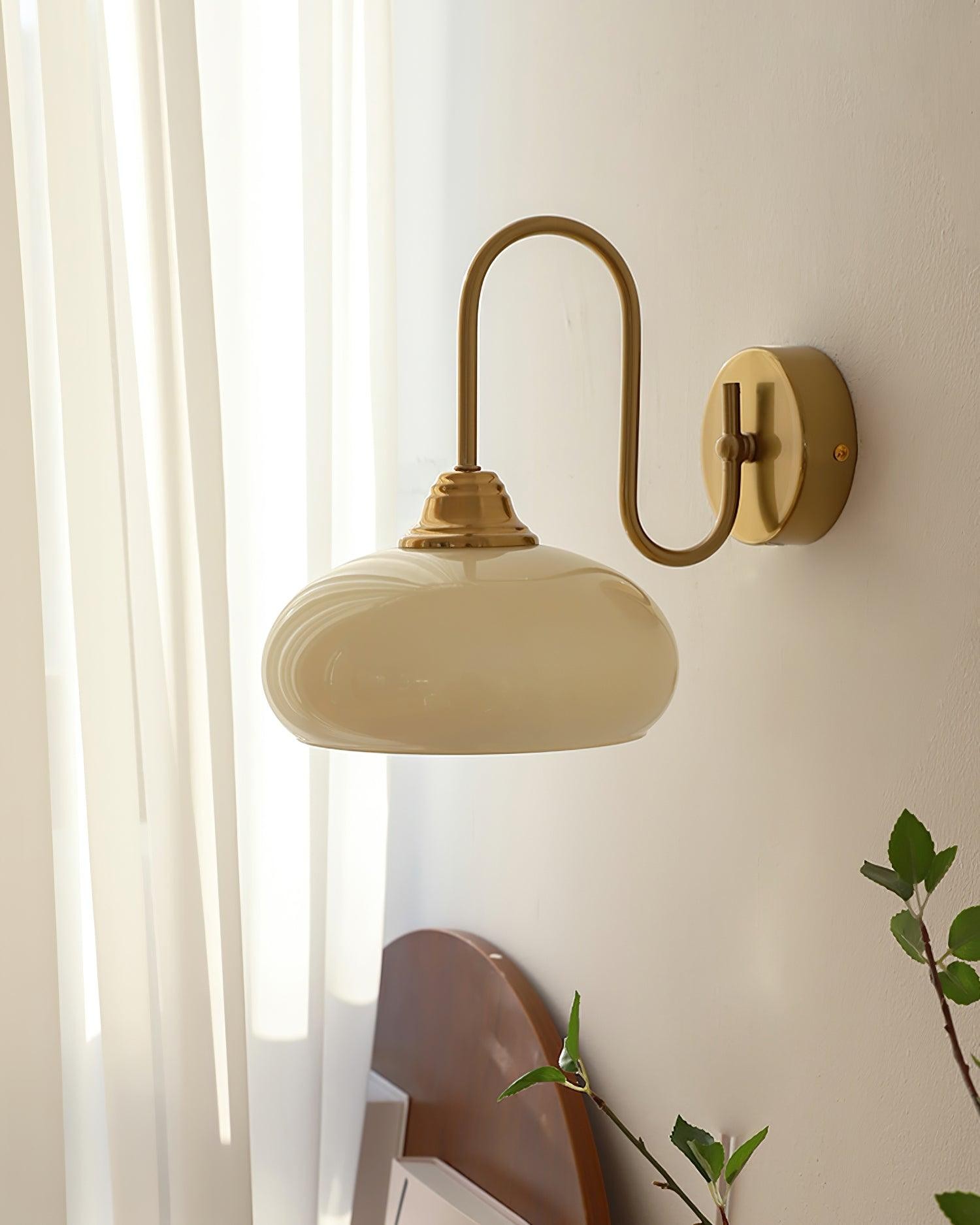 Bauhaus Wind Cream Glazen Kap Metalen Gebogen Paal Wandlamp HL958