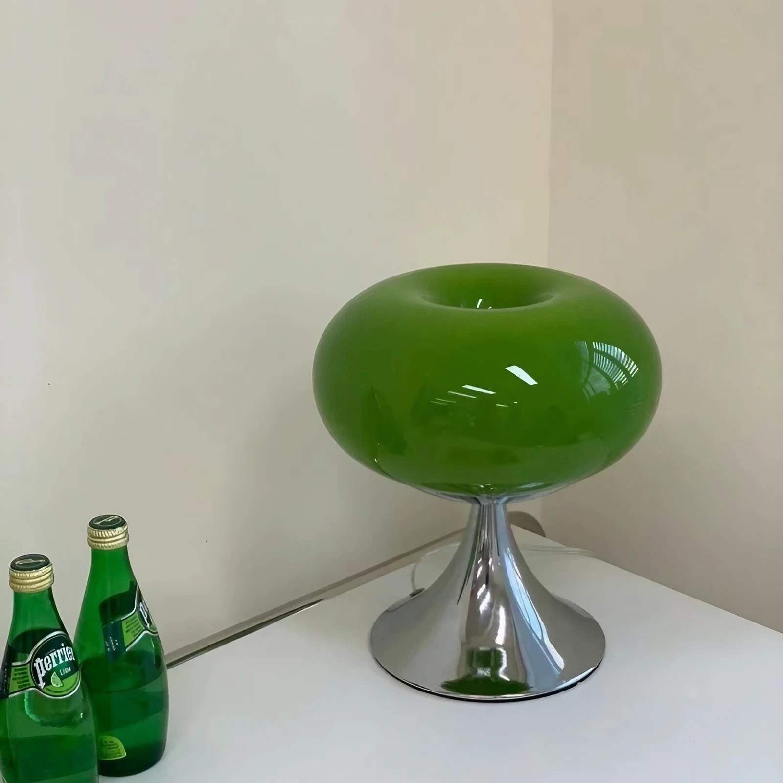 Bauhaus Appelvormige Glazen Tafellamp HL232