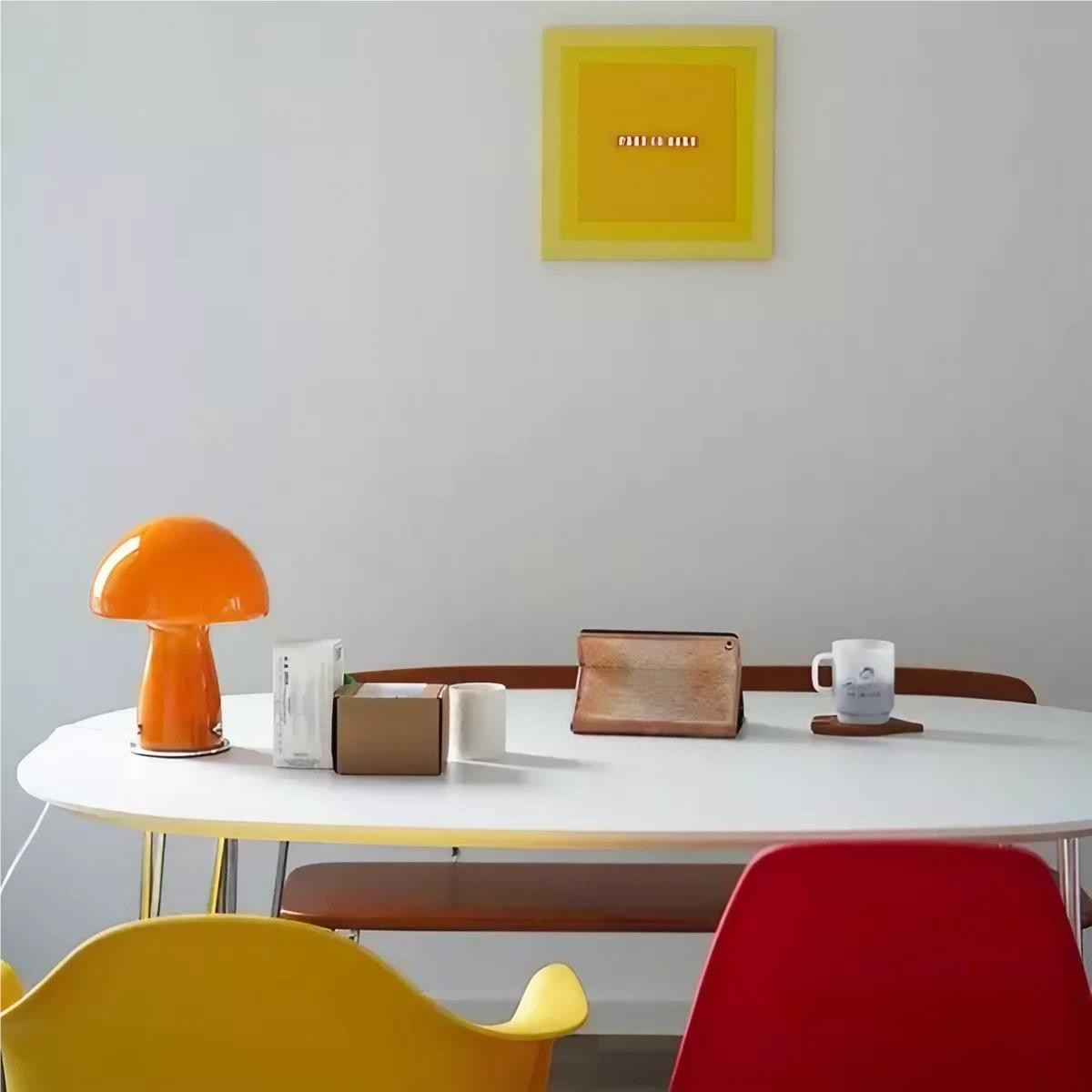 Deense Bauhaus glazen paddestoel tafellamp HL187
