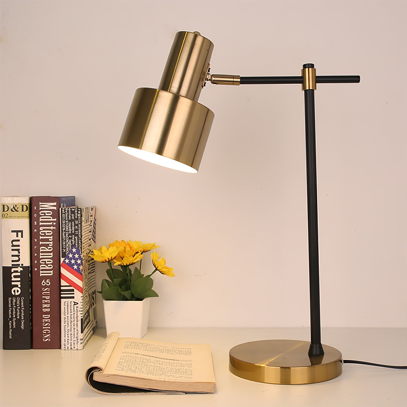 Metalen minimalistische Art Deco tafellamp HL576