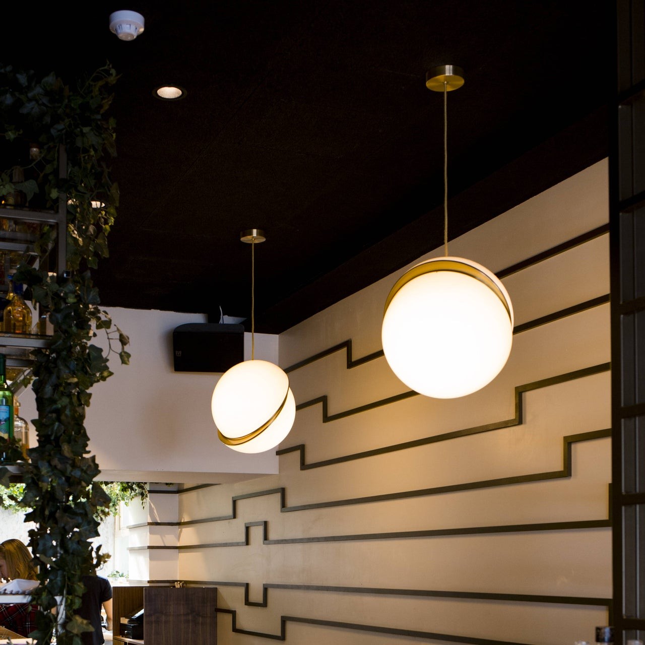 Crescent Opalen Bol Hanglamp