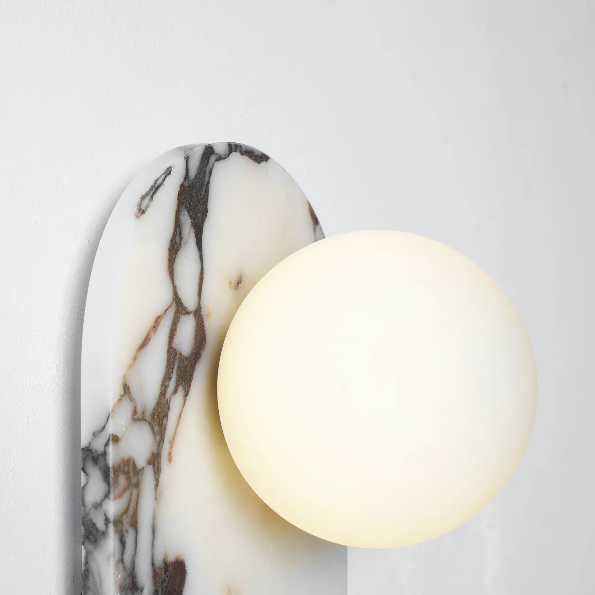 Vinbrea Moderne Accent Wandlamp – Marmeren Behuizing voor Woonkamer of Slaapkamer HL2533