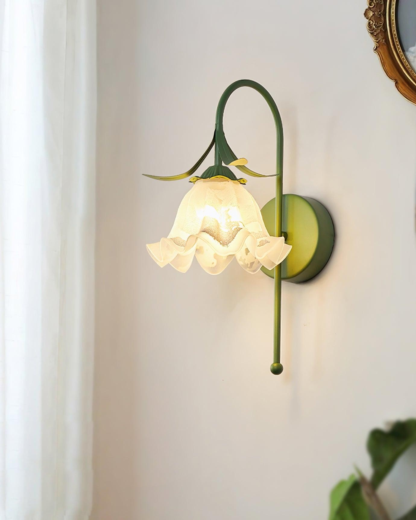 Franse crèmekleurige bloemenwandlamp HL582