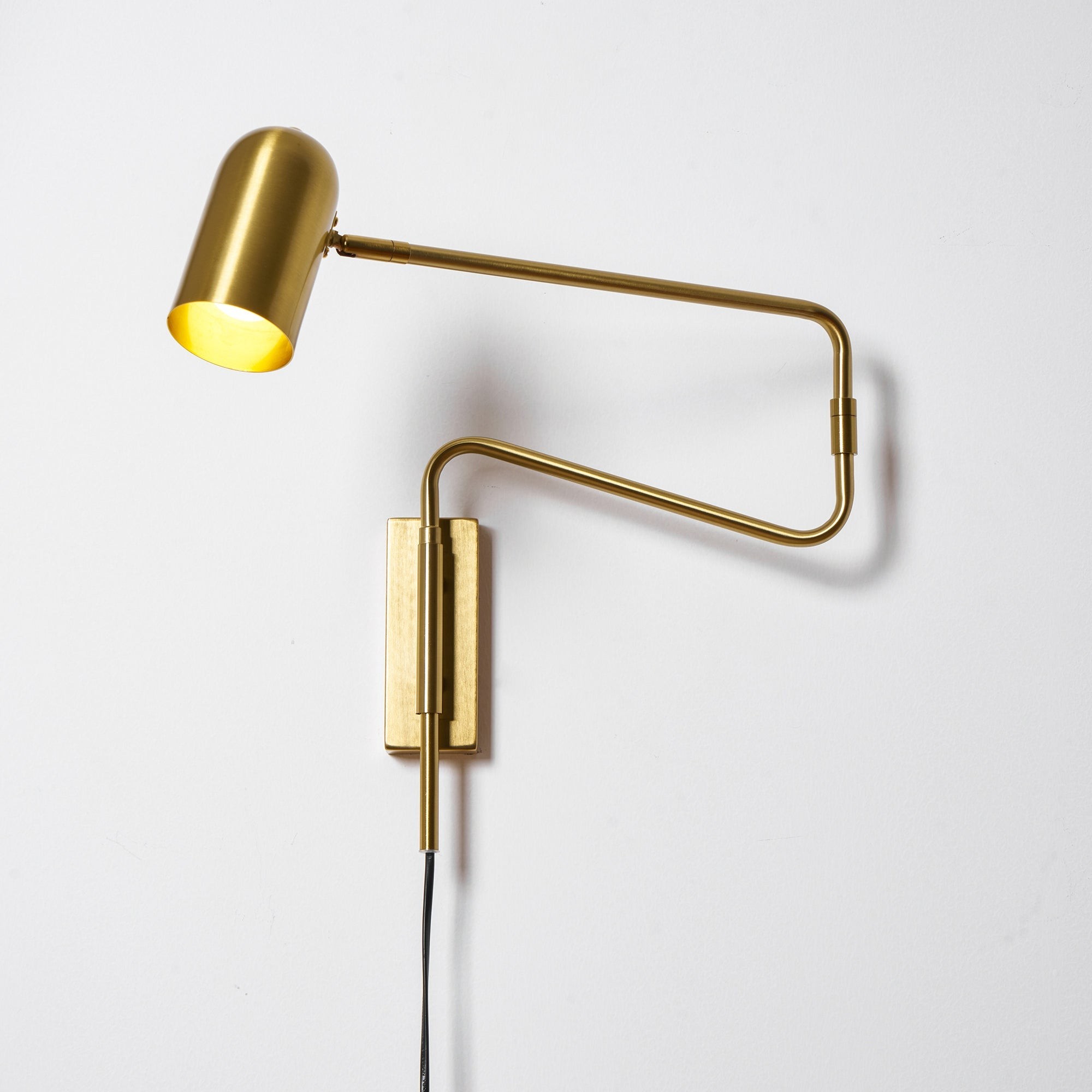 Verstelbare arm wandlamp met stekker HL2924