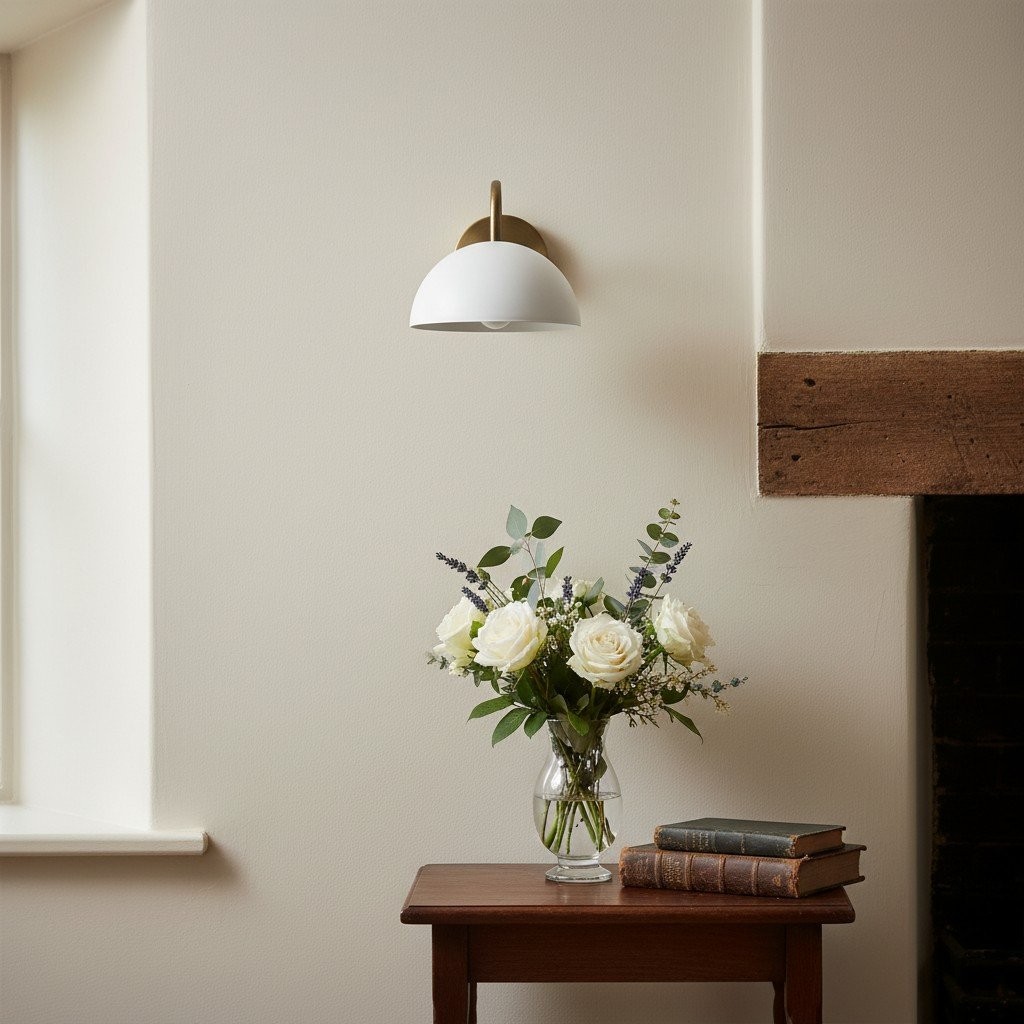 Curva Metalen Industriële Wandlamp - Gebogen Messing Arm - Gehamerde Koepellamp HL1770