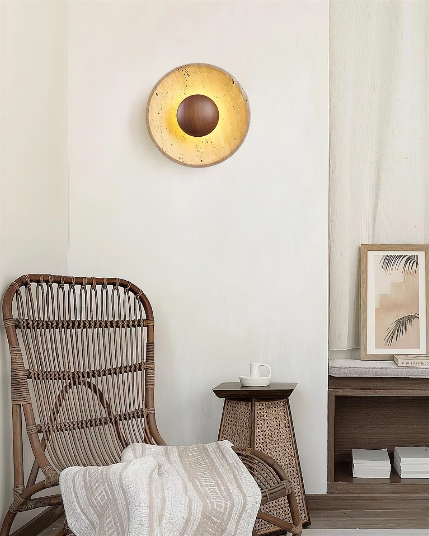 Crèmekleurige houten bolvormige wandlamp HL562