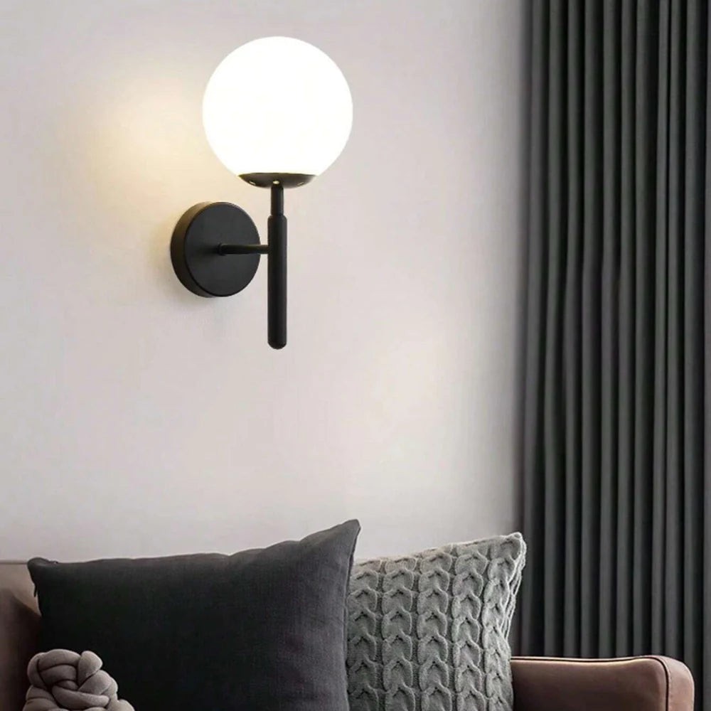 Moderne metalen wandlamp met melkachtige gloed HL3344