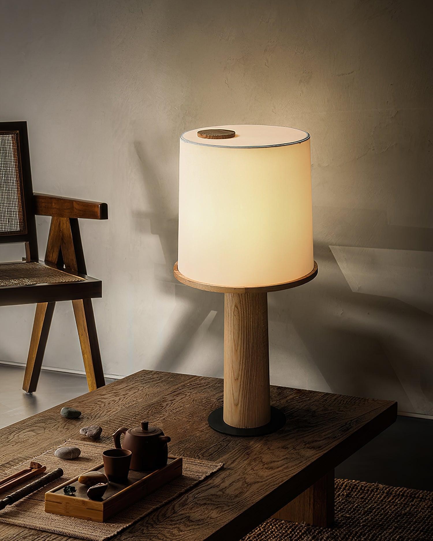 Modieuze licht- en schaduwfles tafellamp HL579