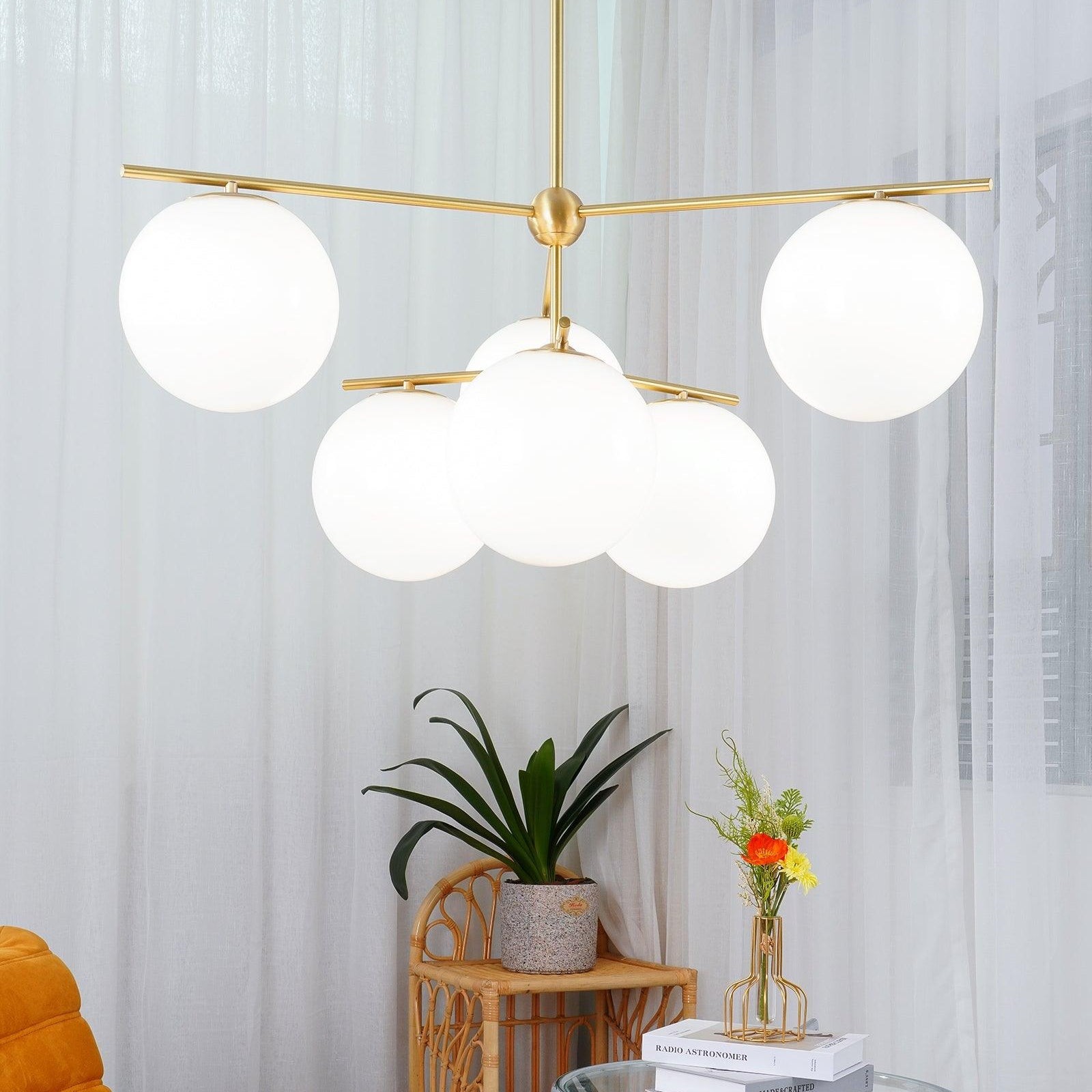 Luxe kroonluchter met bolvormige steel en messing HL1230