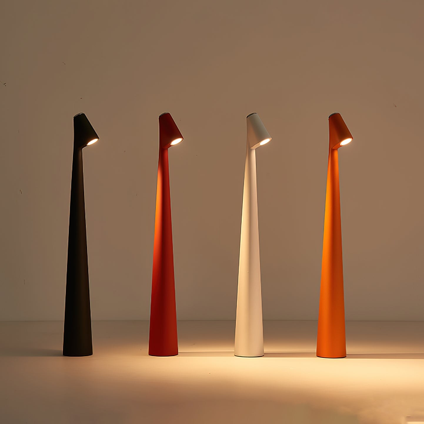 Creatieve hoge draagbare tafellamp HL343