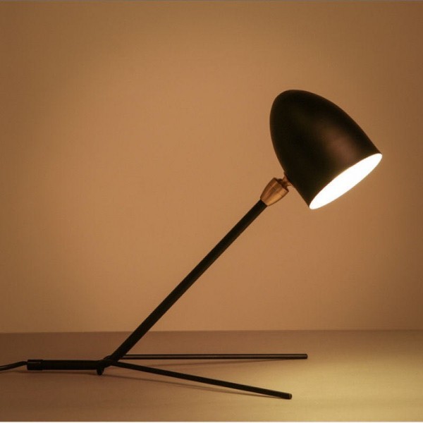 Driepoot Cocotte Metalen Tafellamp Zwart of Wit
