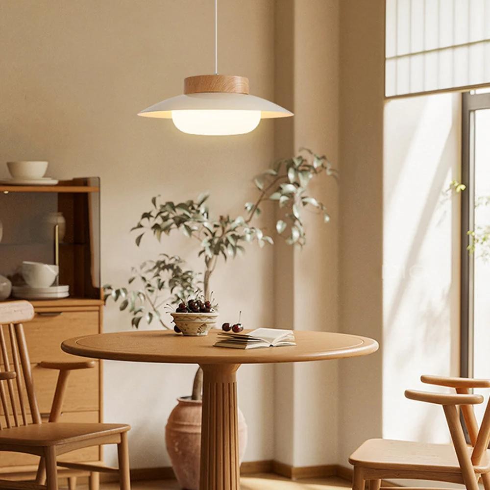 De crèmekleurige hanglamp HL3411