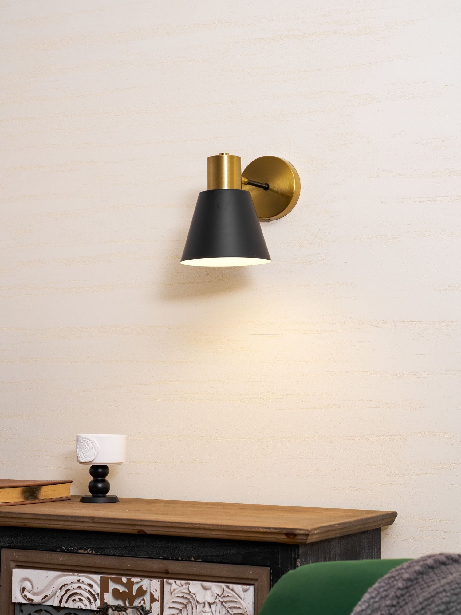 Verstelbare wandlamp met arm HL2926