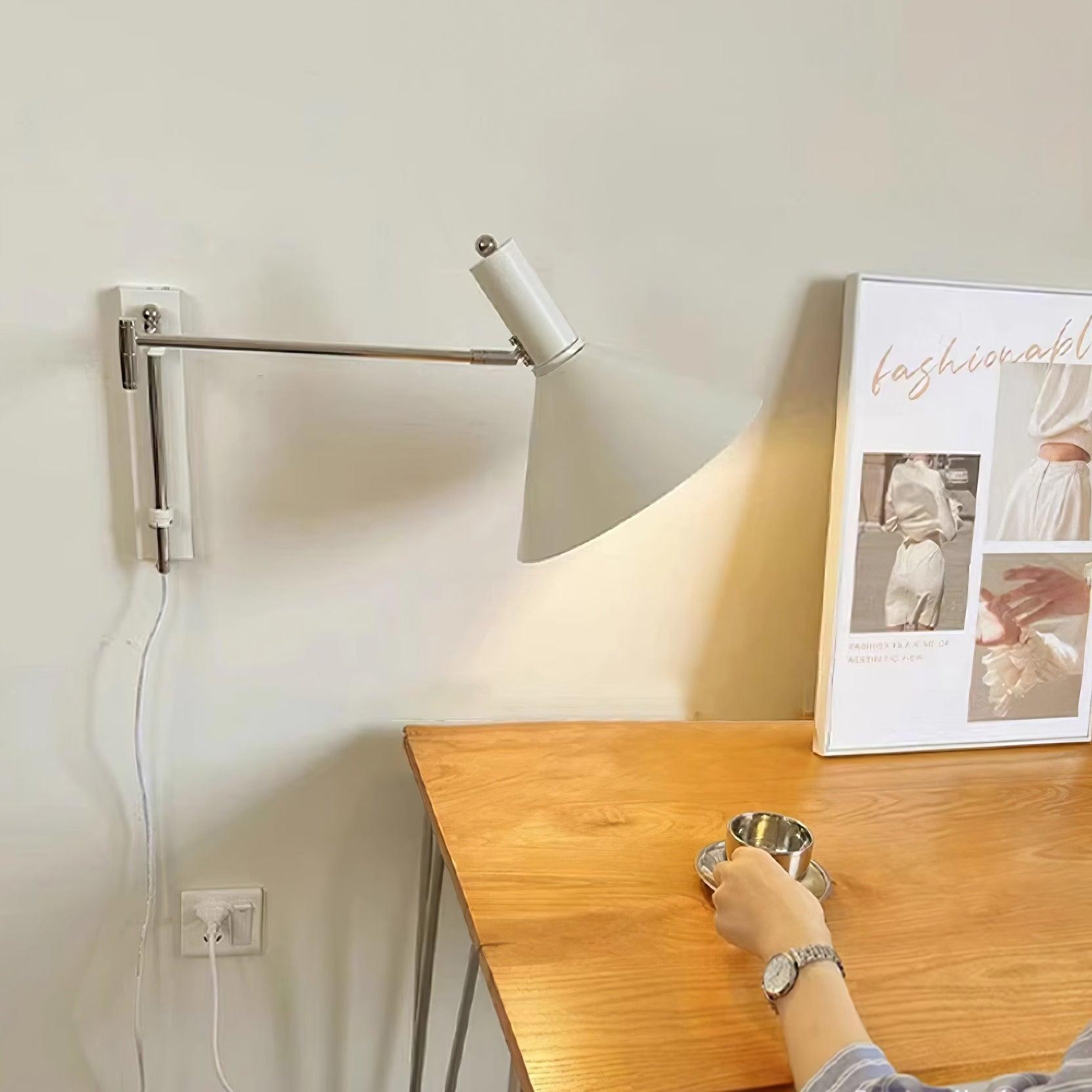 Klassieke moderne verstelbare leeslamp met zwenkarm HL630