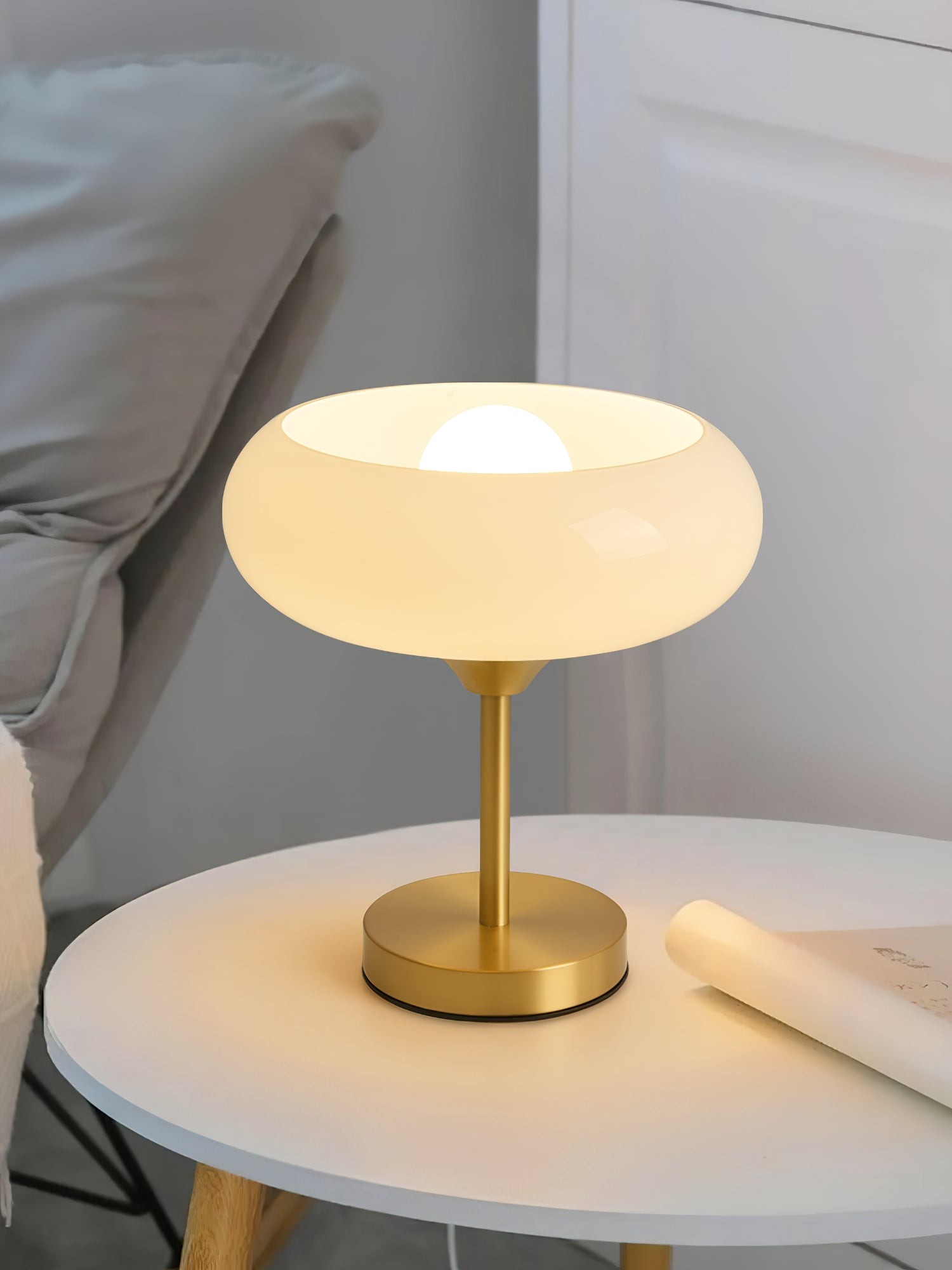 Glazen tafellamp in de vorm van een eiertaart HL2996