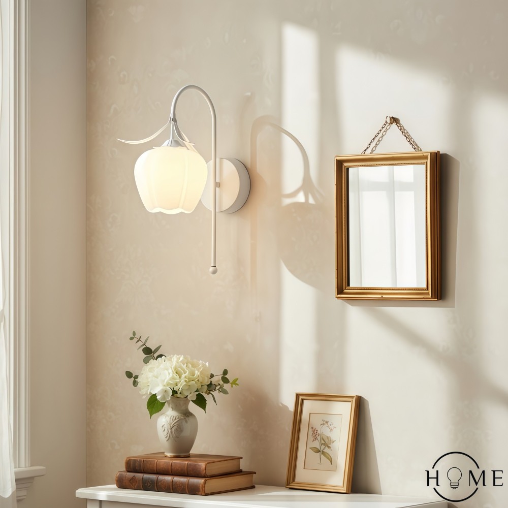 Franse crèmekleurige bloemenwandlamp HL582
