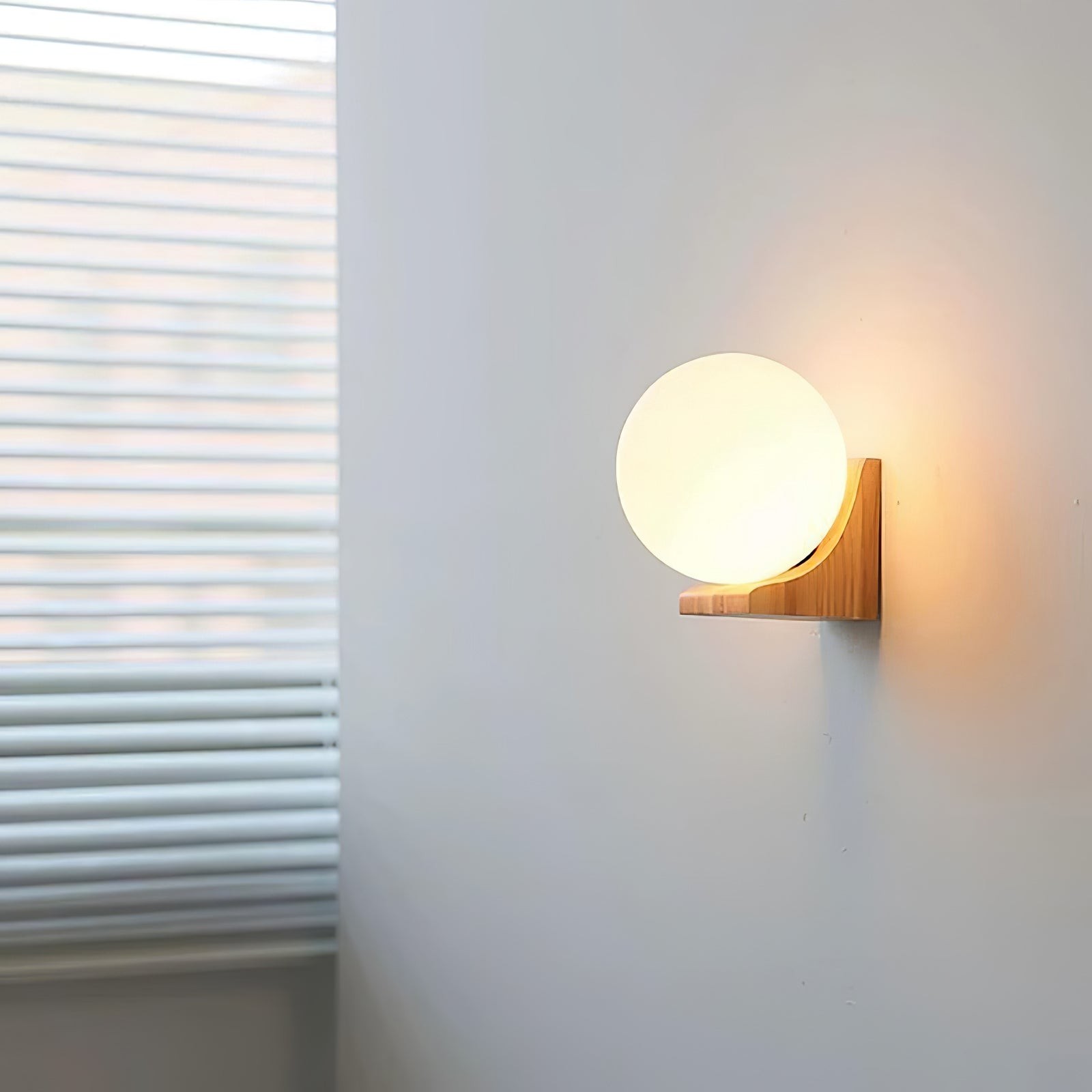 Minimalistische houten geometrische beugel glazen bol wandlamp HL444