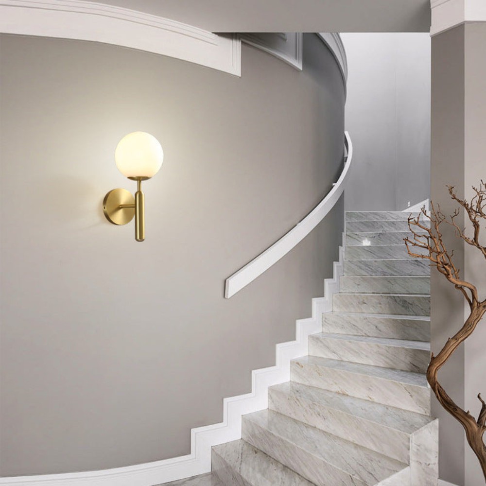 Moderne metalen wandlamp met melkachtige gloed HL3344