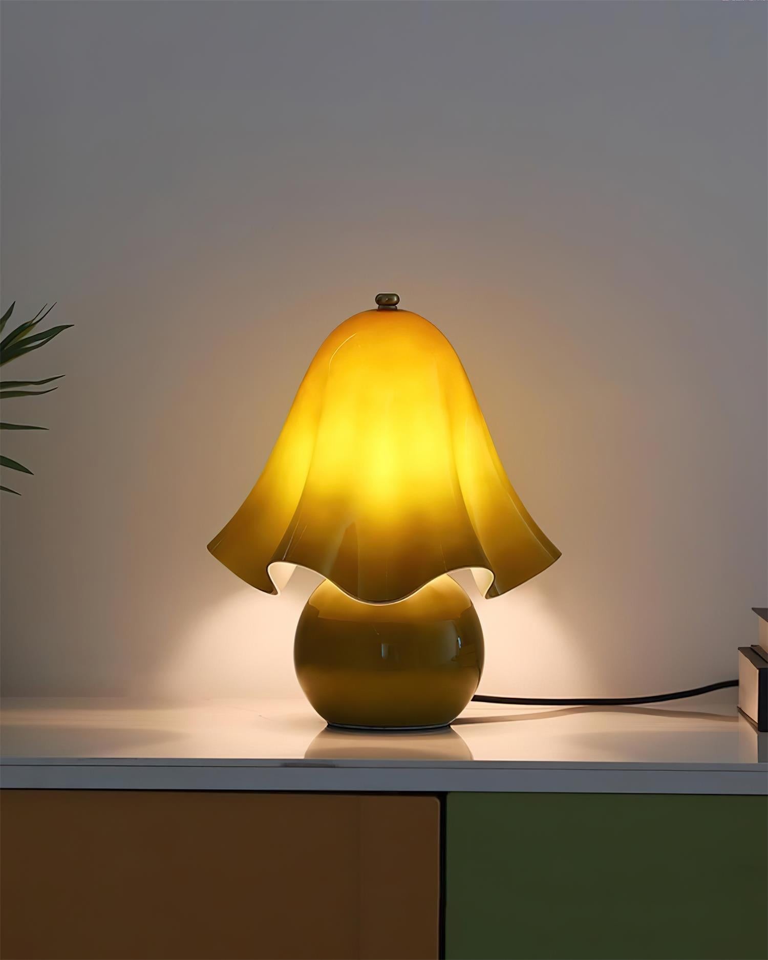 Bellina Decoratieve Tafellamp - Sculpturale Klokvormige Bloemvorm HL1644