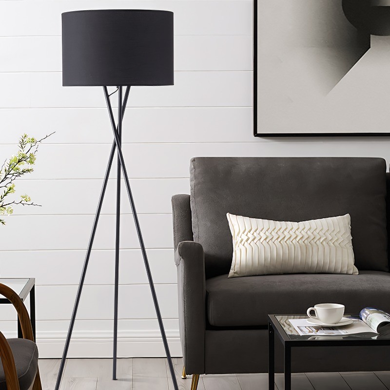 Uptown zwarte driepoot vloerlamp