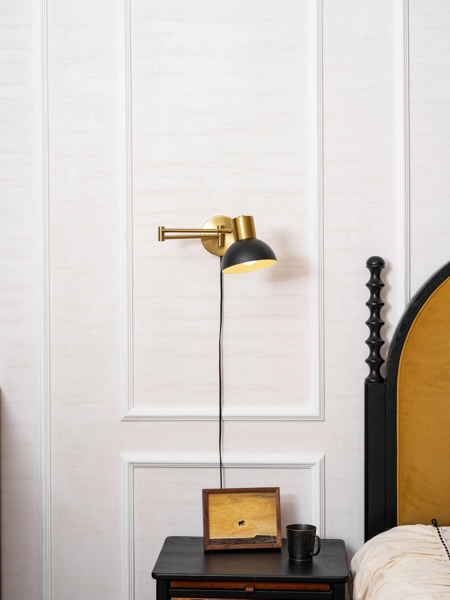 Verstelbare arm wandlamp met stekker HL2924