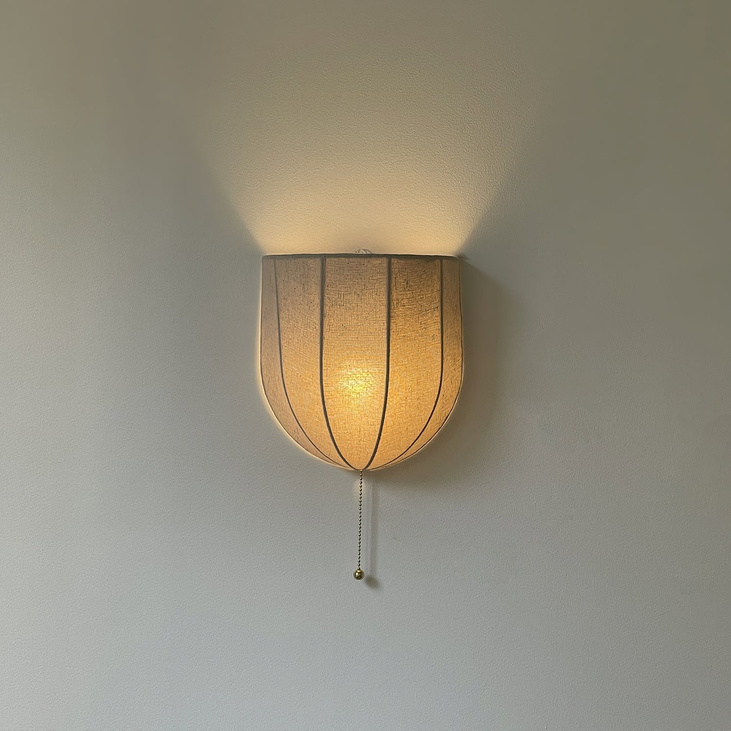 Fablune linnen wandlamp - moderne wandlamp met stoffen kap en textuur voor de woonkamer HL1134