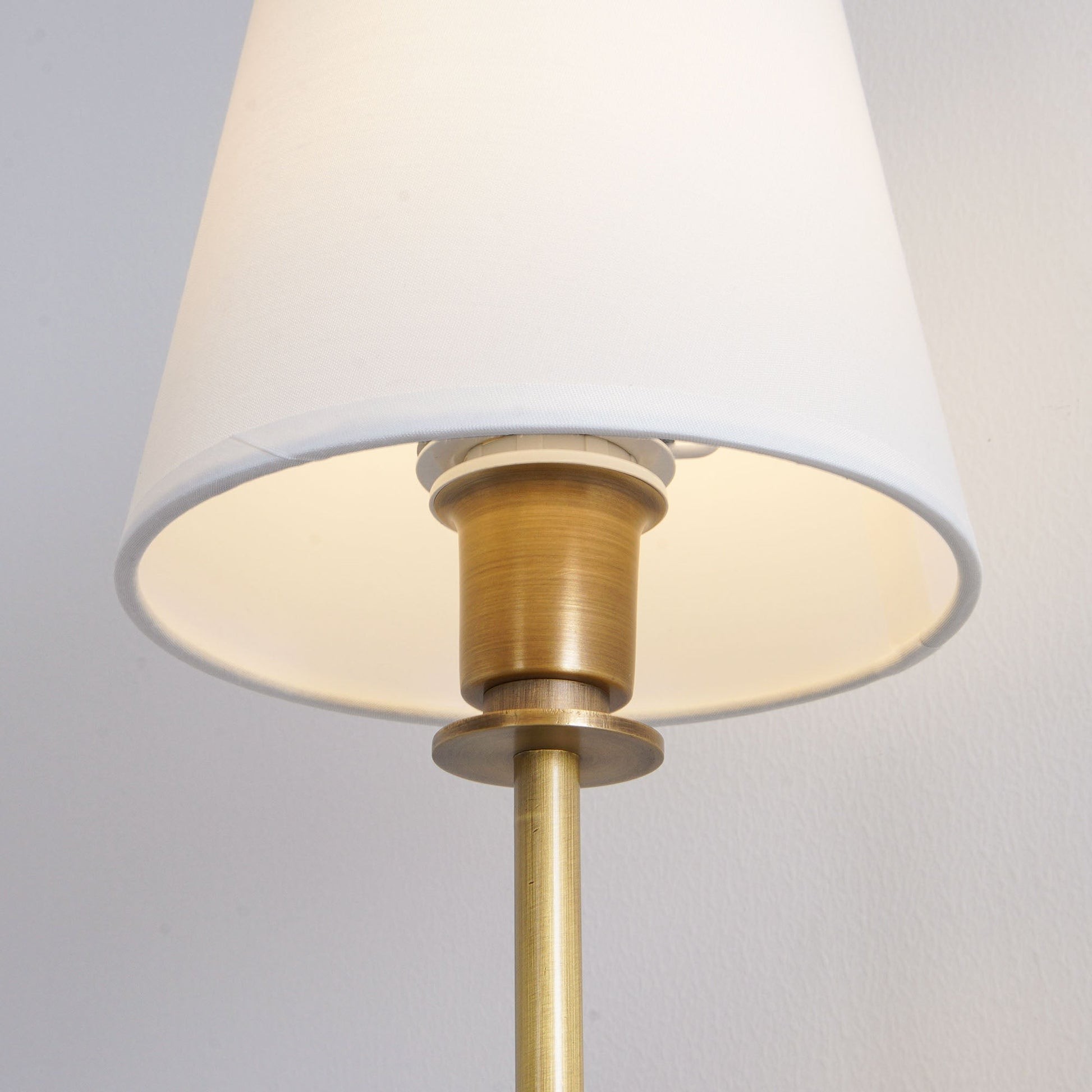 Vista Glow Industriële Metalen Wandlamp - Moderne Dubbele Wandlamp HL1810