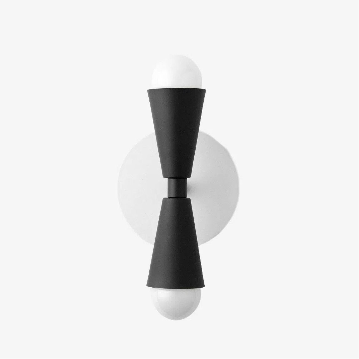 Pyralis Cone Linear Statement Wandlamp - Moderne Tweelichts Armatuur HL1696