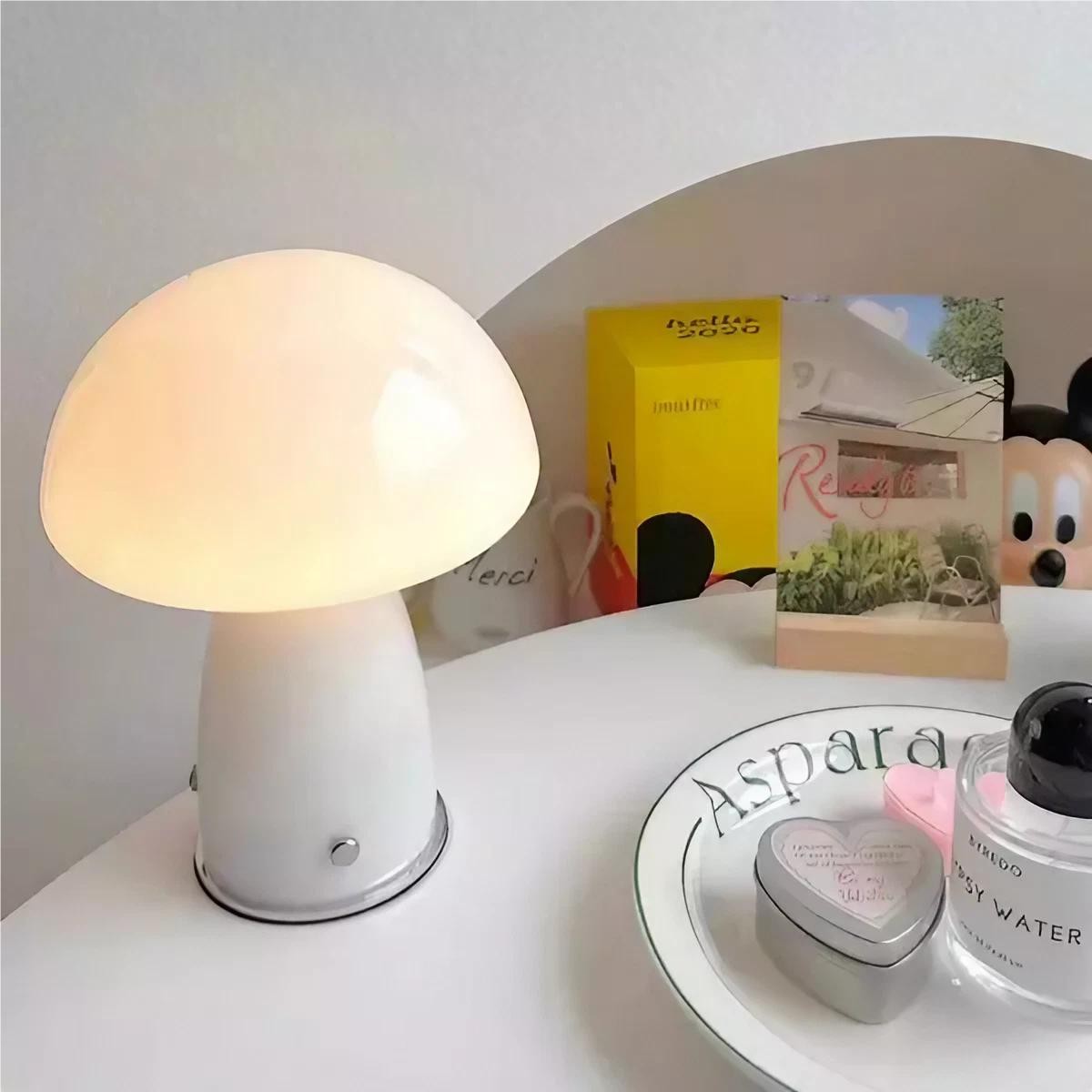 Deense Bauhaus glazen paddestoel tafellamp HL187