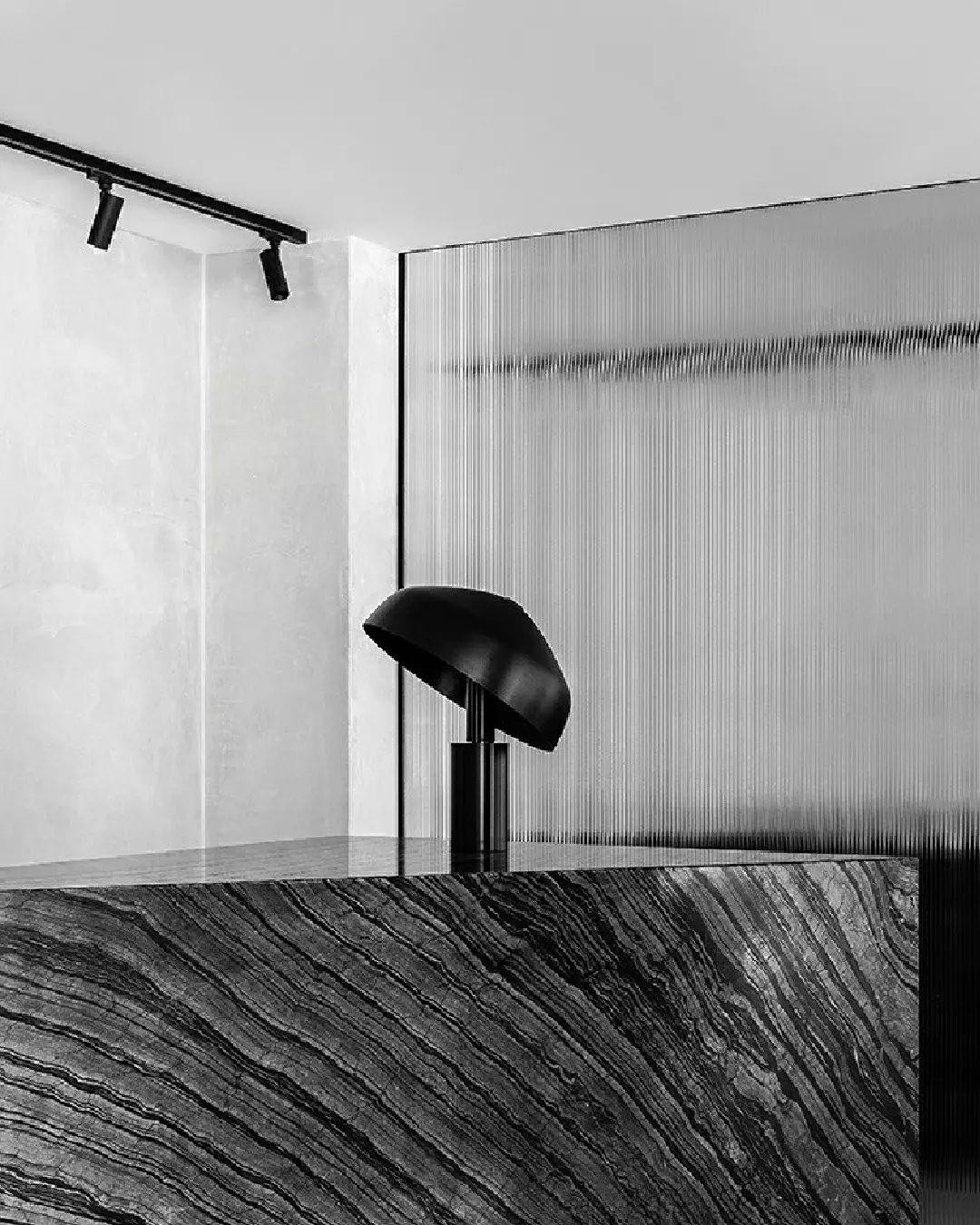 Modern minimalistisch design tafellamp met kromme kop HL652