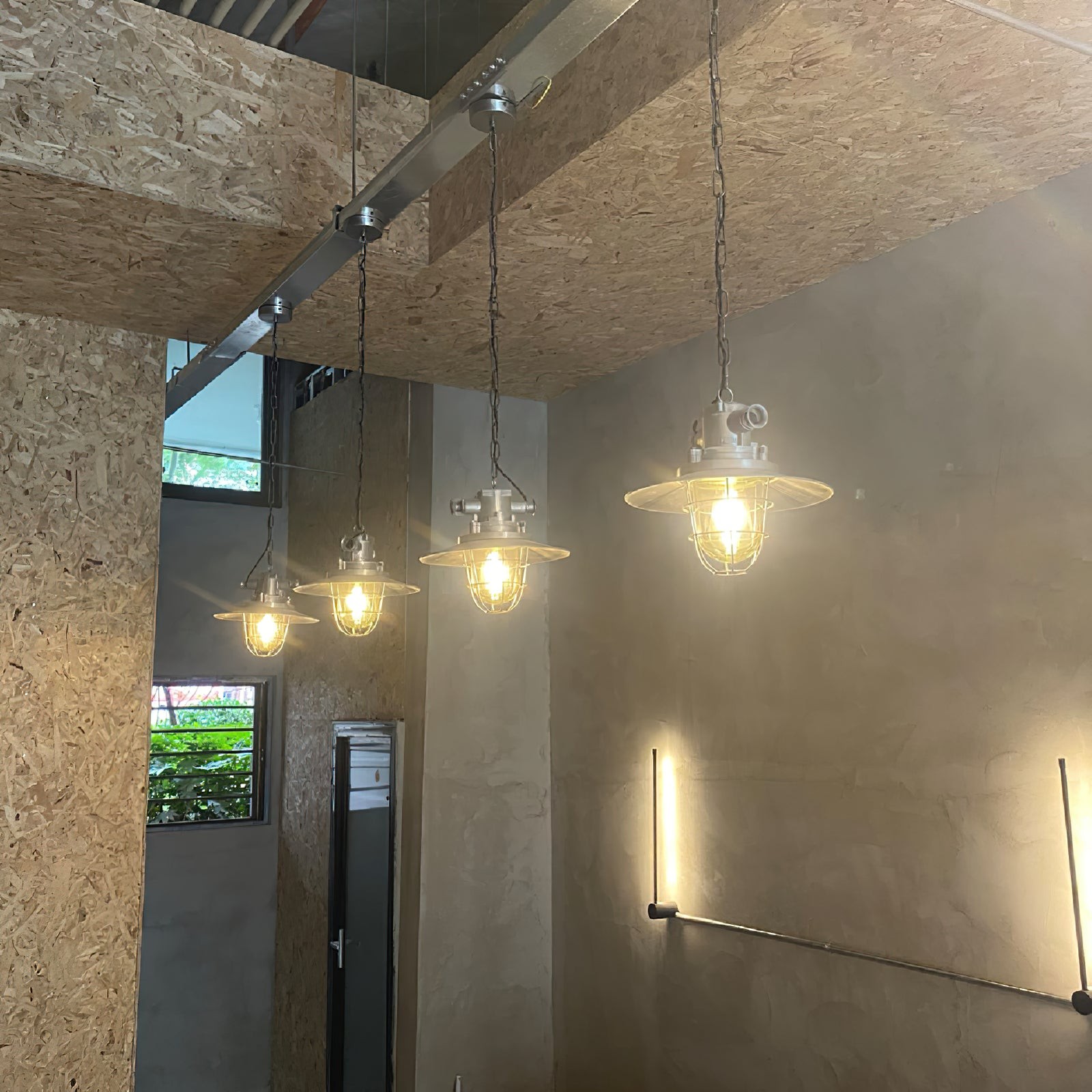 Wandlamp met kooiconstructie HL3182