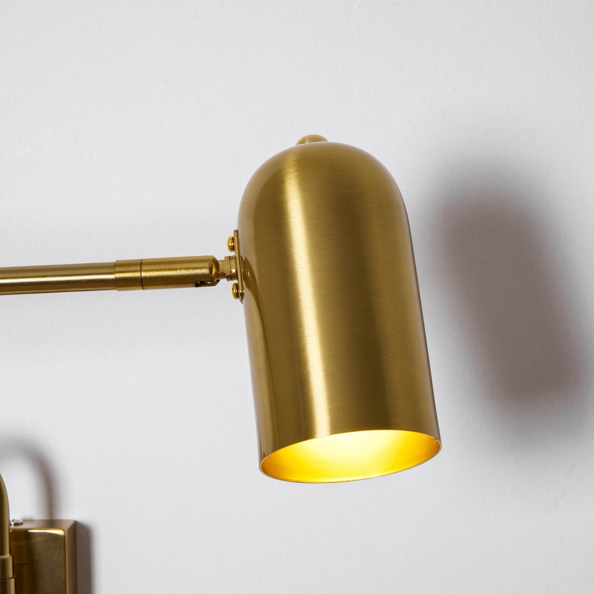 Verstelbare arm wandlamp met stekker HL2924