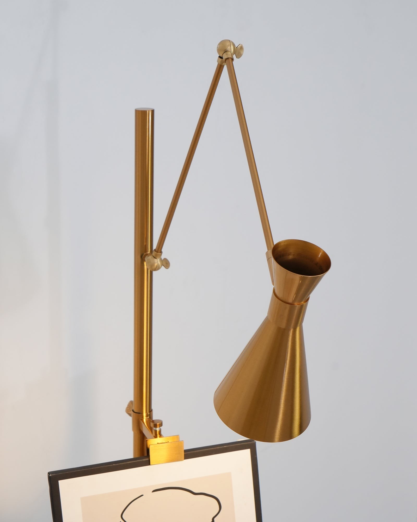 Met frameondersteuning staande lamp HL1201