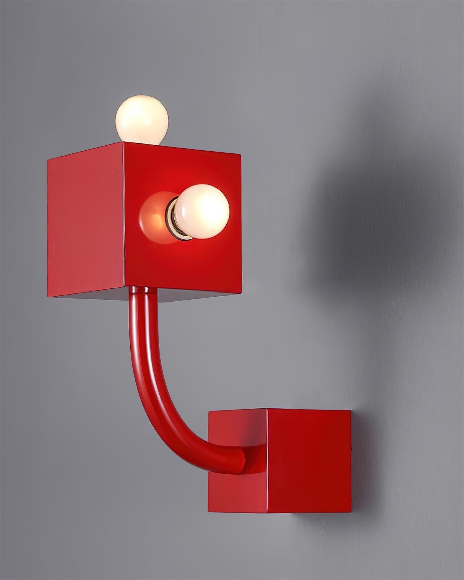 Rode kubus metalen wandlamp HL792