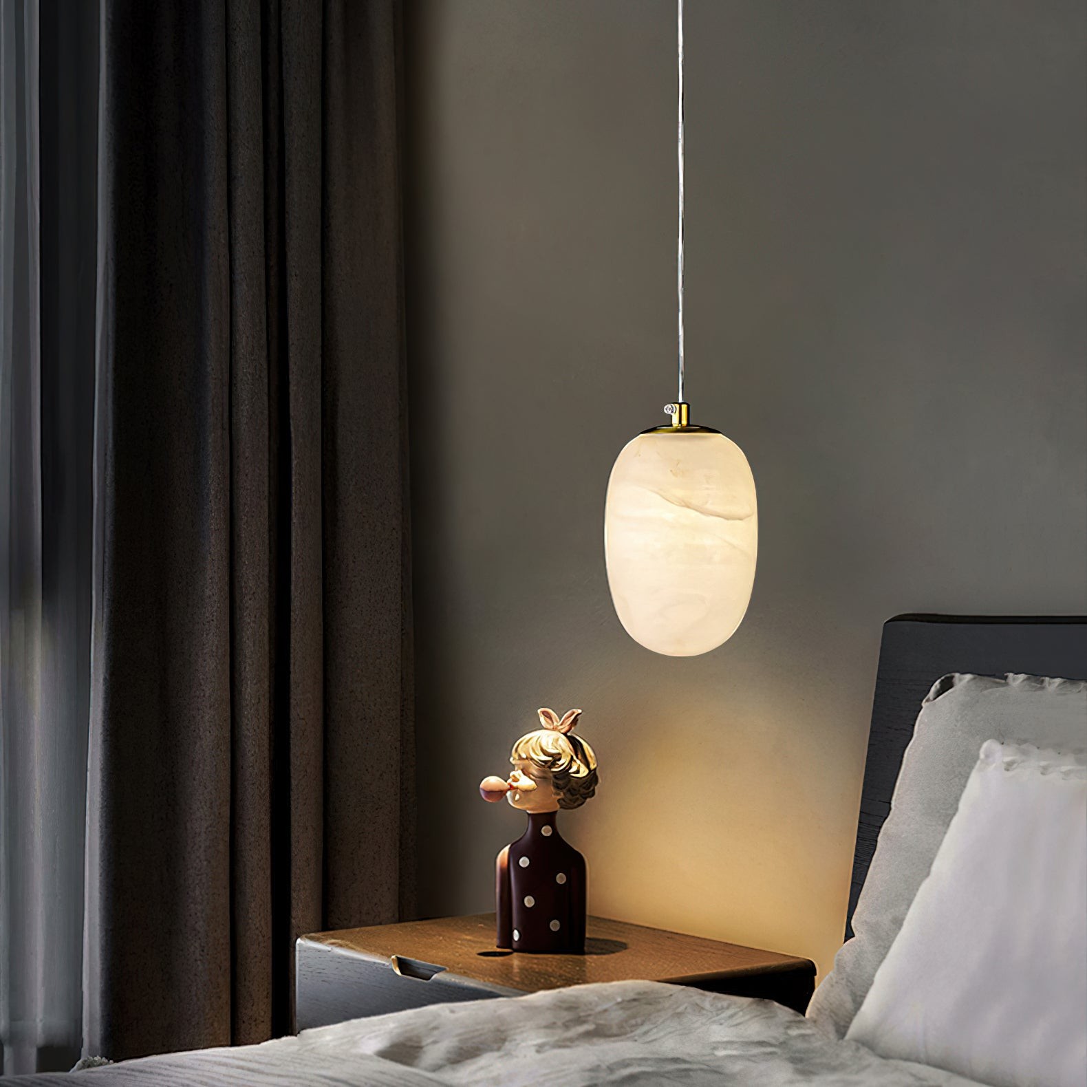 Alabaster hanglamp voor naast het bed HL2976