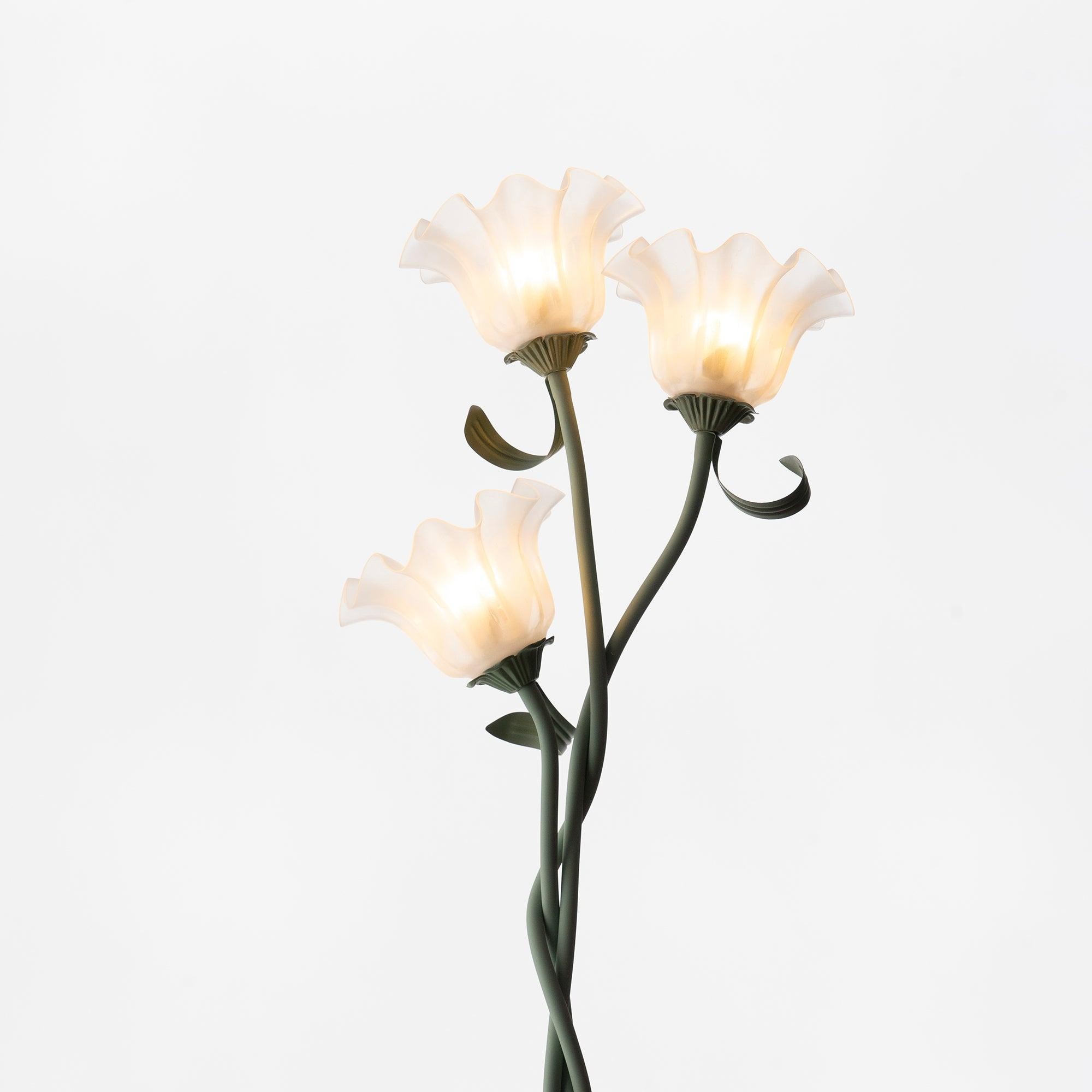 Creatieve multi-kops wikkelbloemvormige vloerlamp HL403