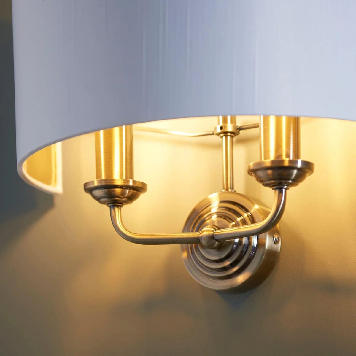 Tela Classic wandlamp met stoffen kap - Elegante wandlamp met metalen afwerking voor woonkamer/slaapkamer HL2025