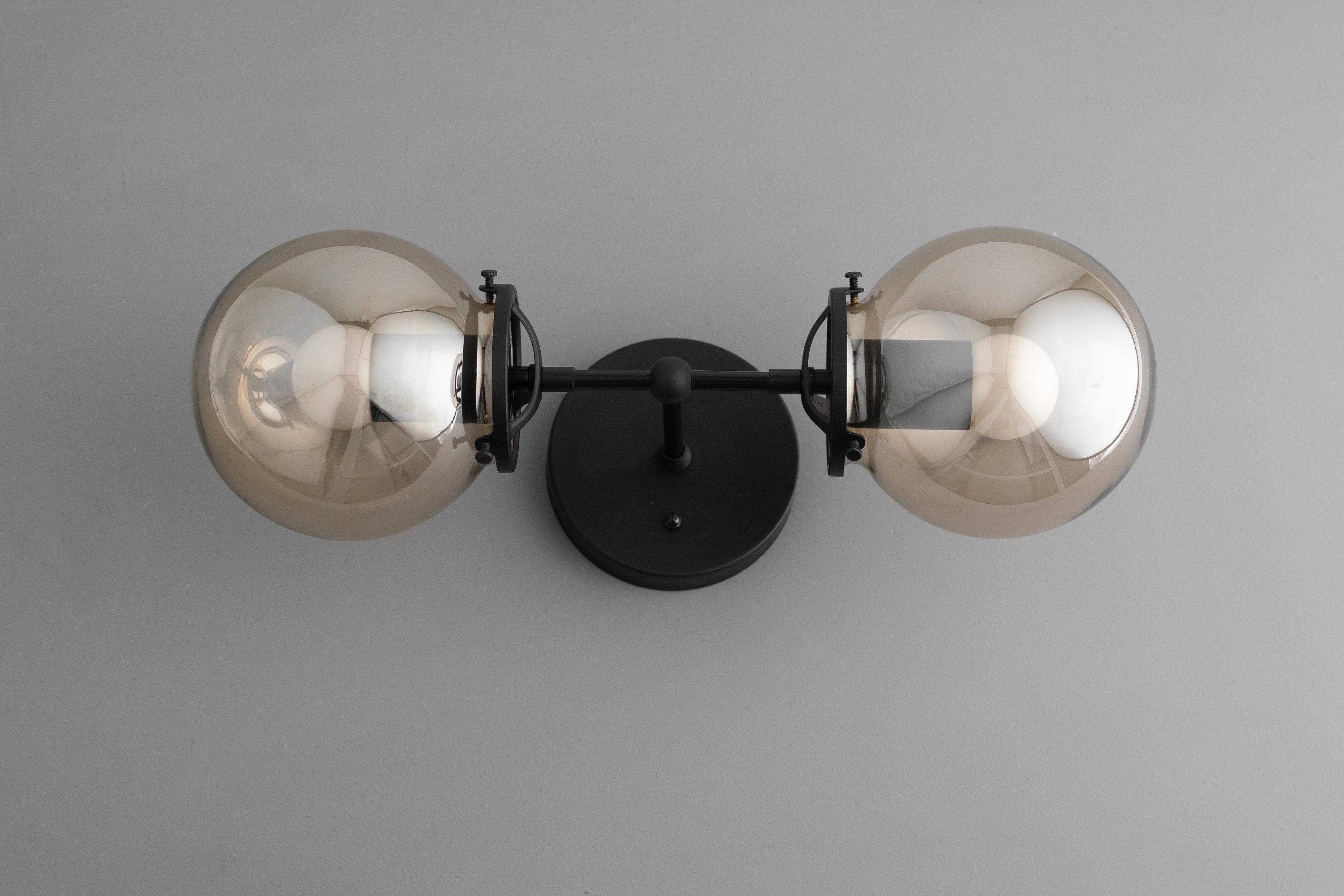 Lumio Globe Dubbele Globe Badkamer Wandlamp - Rustieke Boerderij Badkamer Wandlamp HL1698