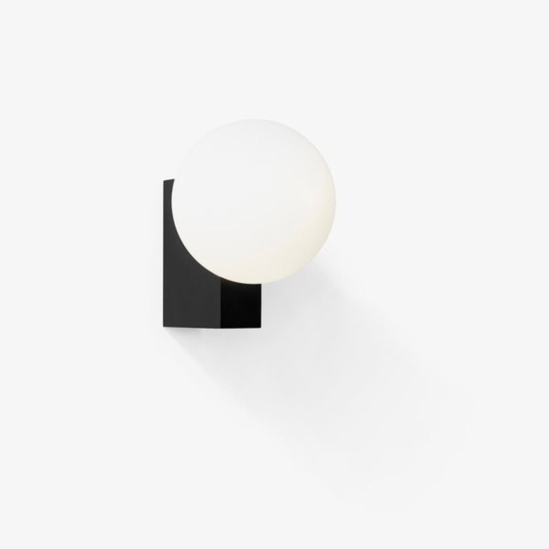 Minimalistische bolvormige wandlamp HL558