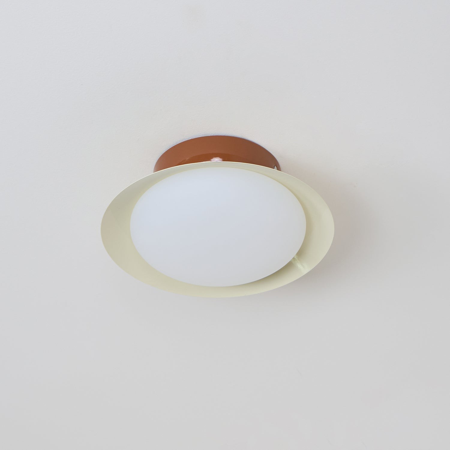 Crèmekleurige moderne plafondlamp HL632