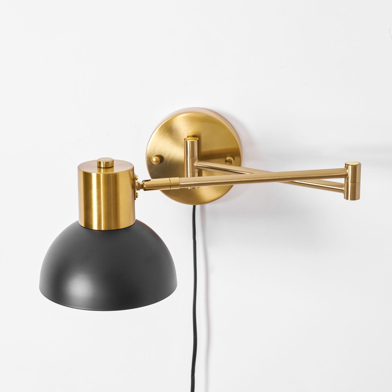 Verstelbare arm wandlamp met stekker HL2924