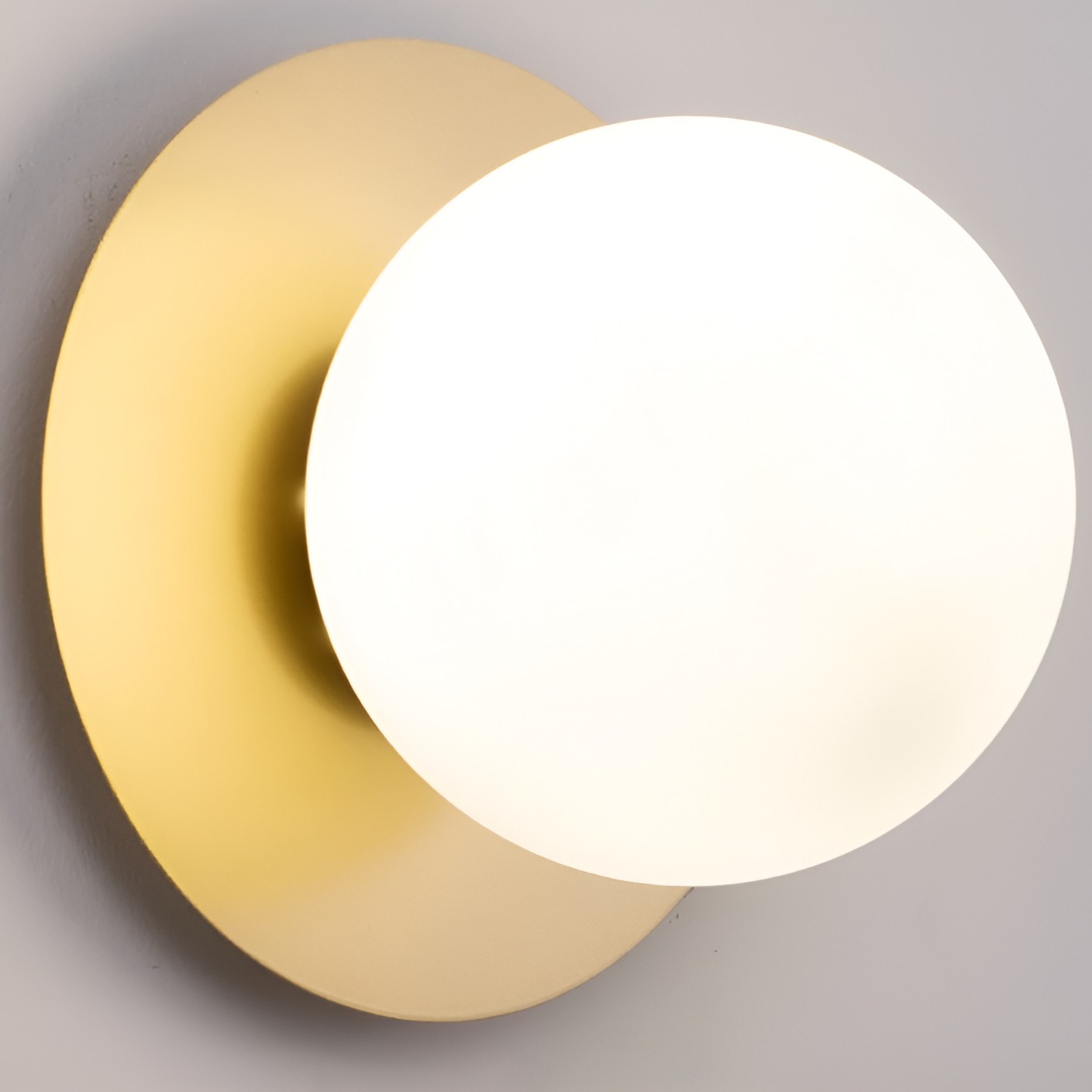 Brilliant Dawn moderne glazen wandlamp HL3353