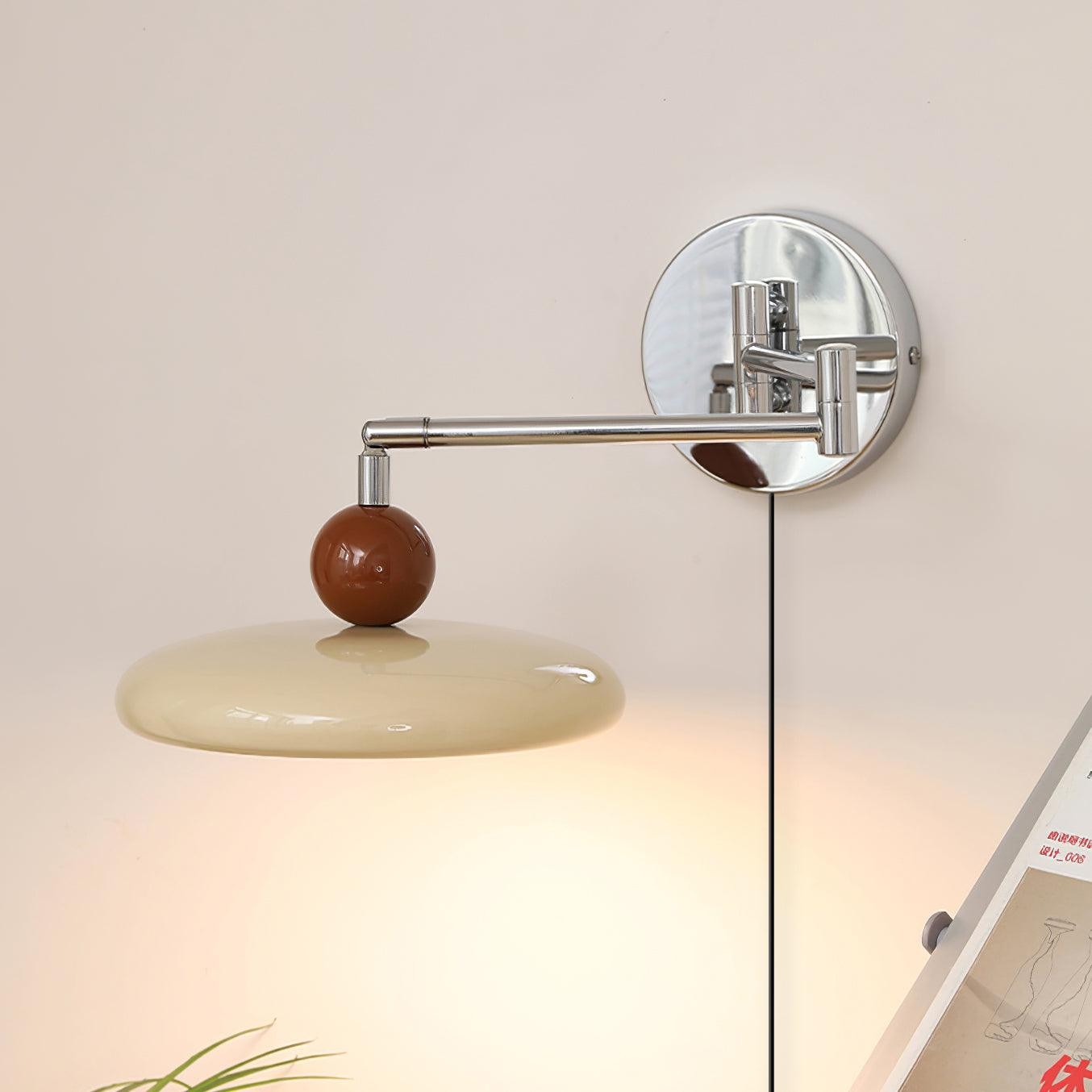 Wandlamp met draaibare arm voor aan het bed HL605