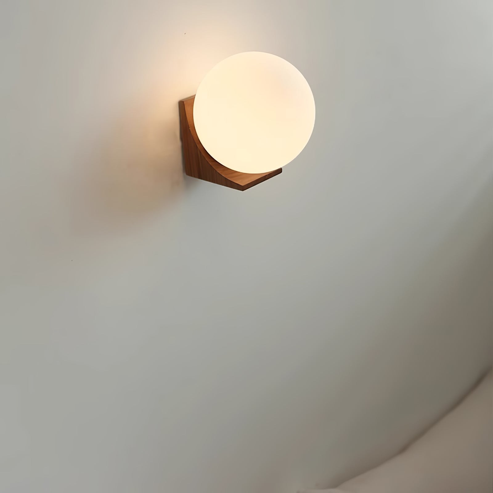 Minimalistische houten geometrische beugel glazen bol wandlamp HL444