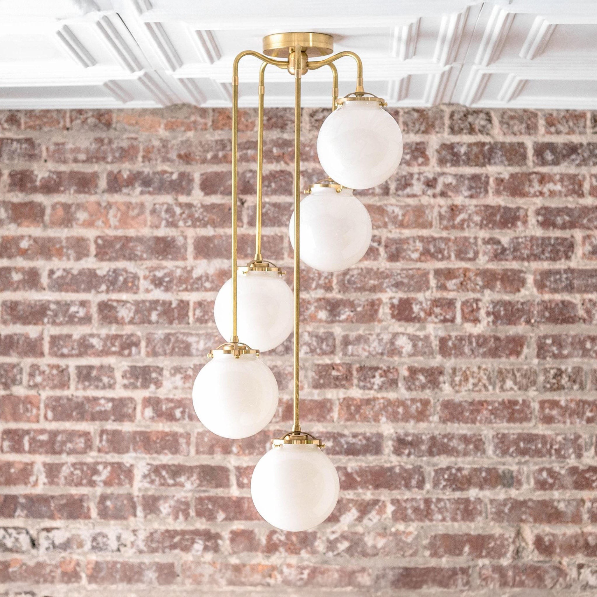 Glorica Glazen Kroonluchter met 5 Bolvormige Lampen - Vintage Hanglamp van Messing en Opaalglas HL1681