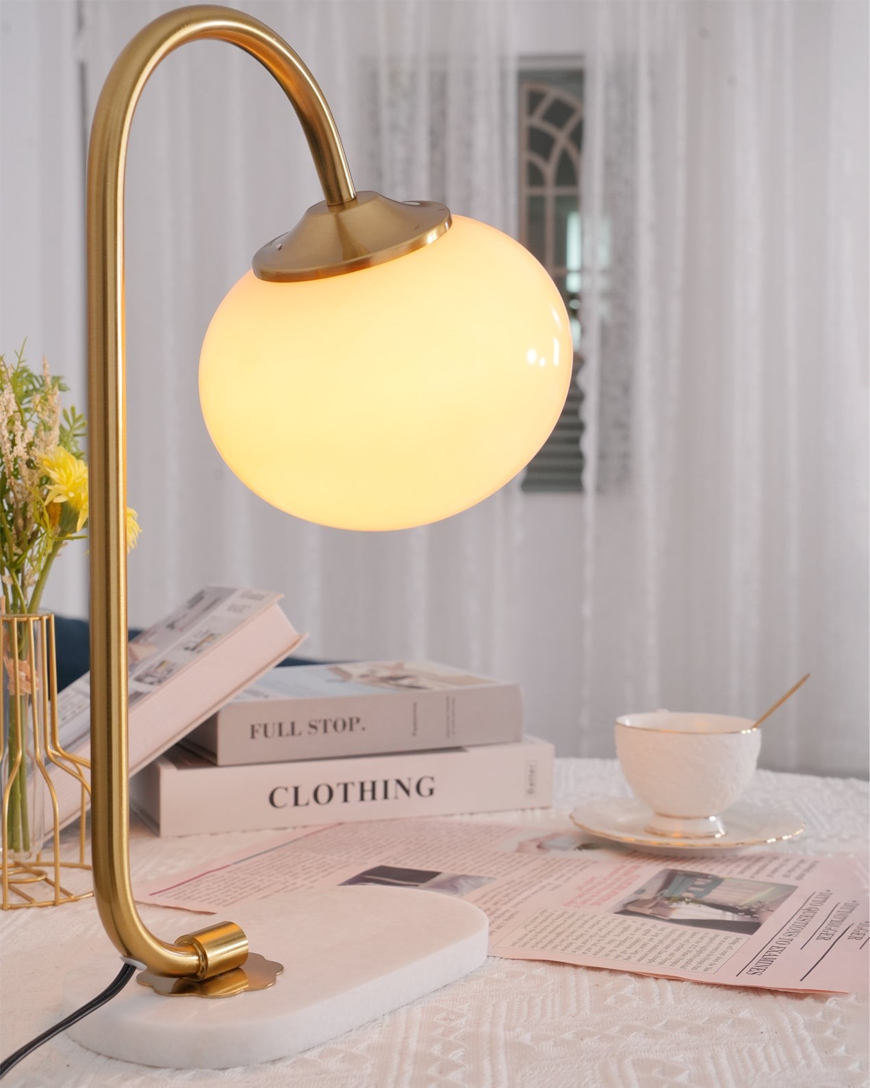 Scandinavische crèmekleurige bal tafellamp voor woonkamer HL597