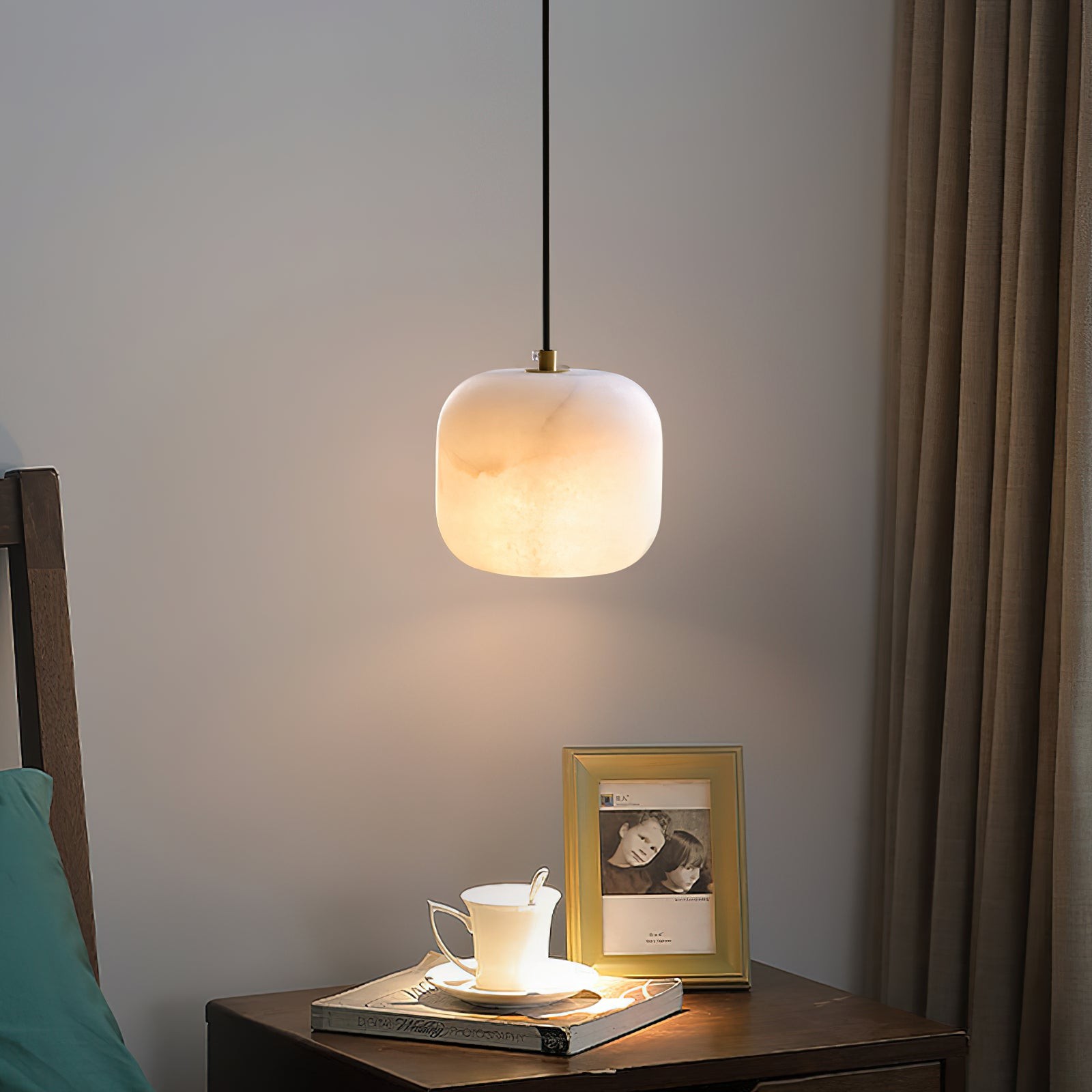 Alabaster hanglamp voor naast het bed HL2976