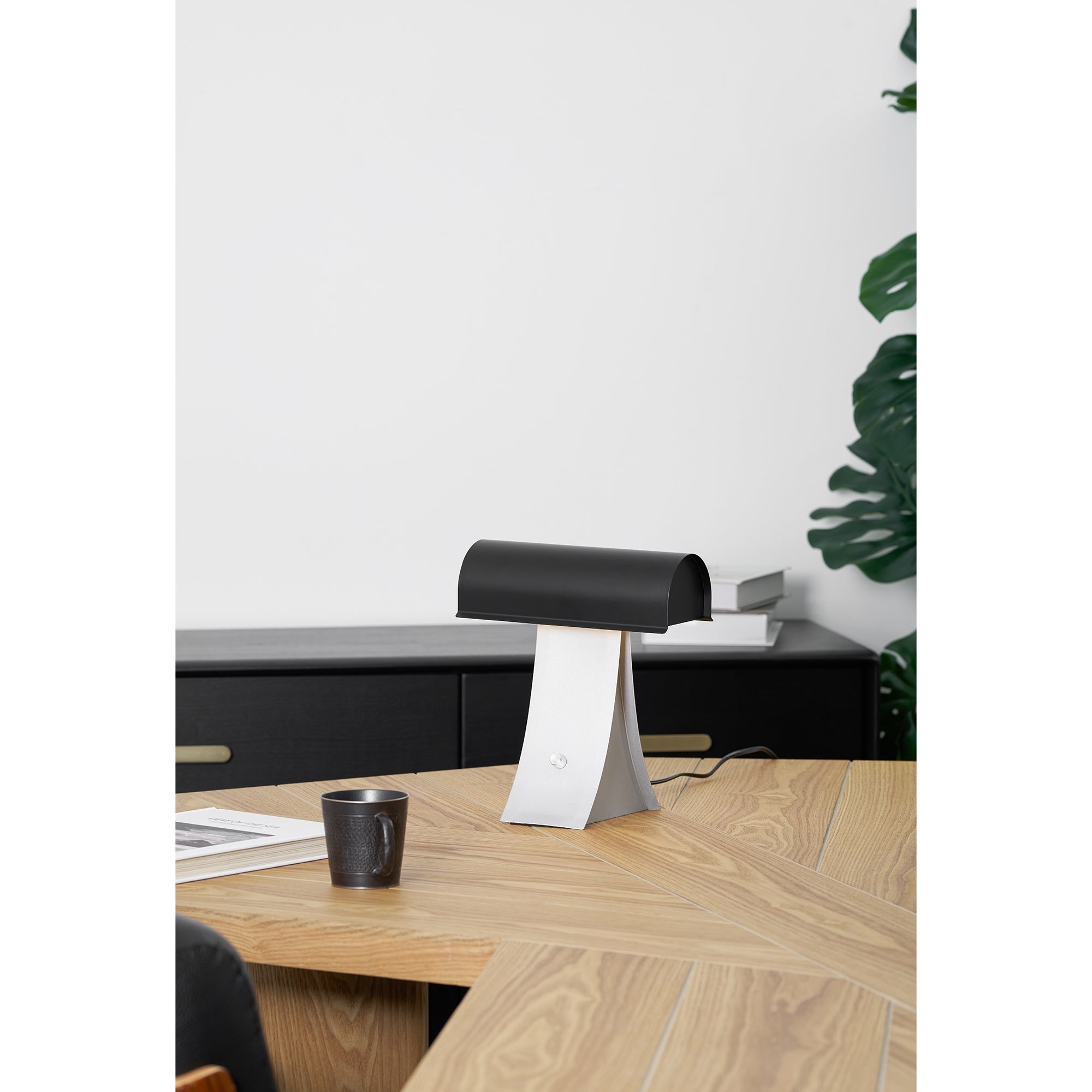 Archief tafellamp HL3251