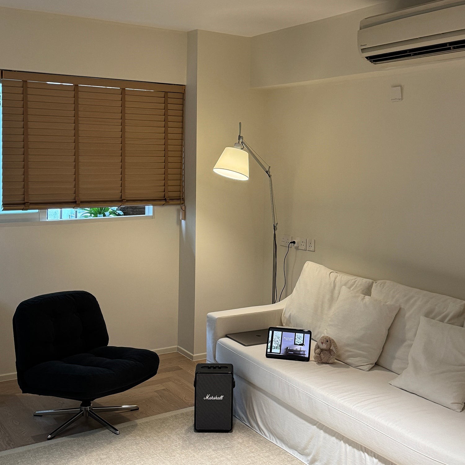 Velthea vloerlamp HL3266